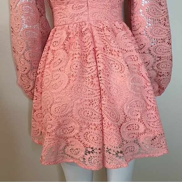 Blush pink V-neck floral crochet lace long sleeve mini dress - Picture 7 of 8
